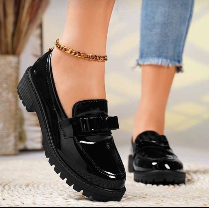 Black comfortable female shoes