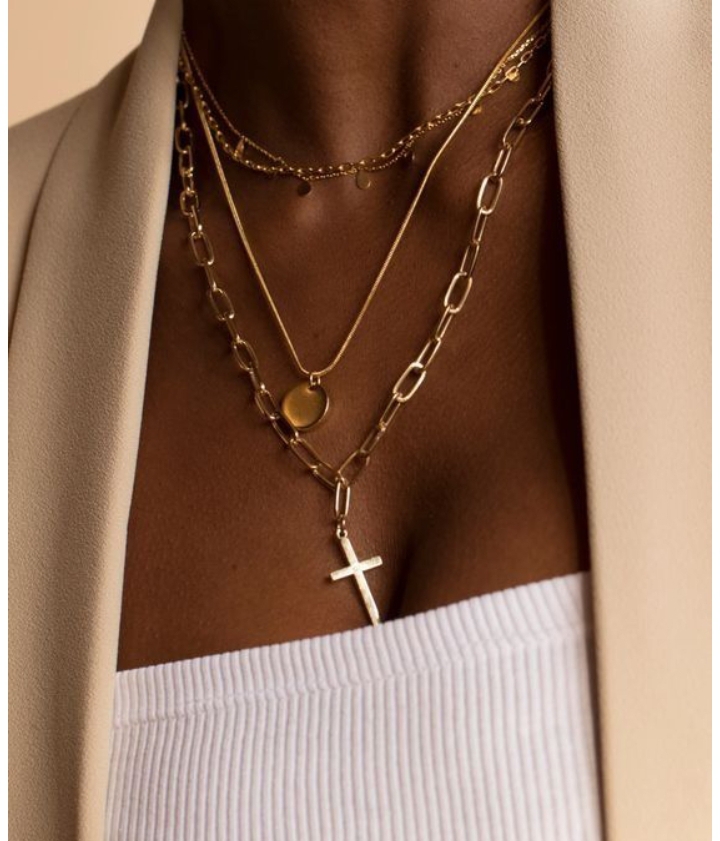What a layered necklace looks like
