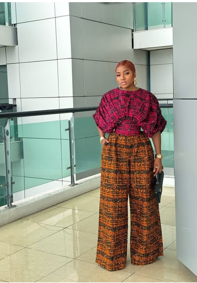 Veekee James in her mix and match pattern Ankara outfit