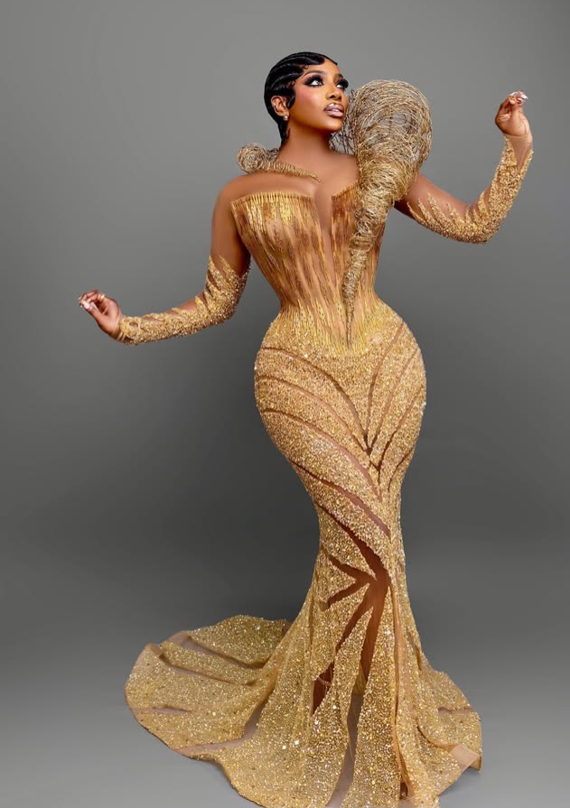 Chioma GoodHair in her artistic dress